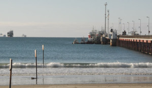 Barcos Esperando Entrada a Puerto 004