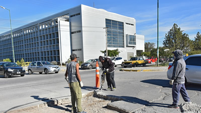 Comenzaron a trabajar en el bacheo de Rivadavia y 9 de Julio